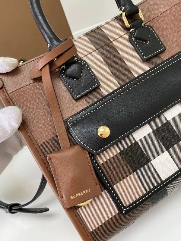 Bagsoffer BURBERRY Mini Freya TOTE