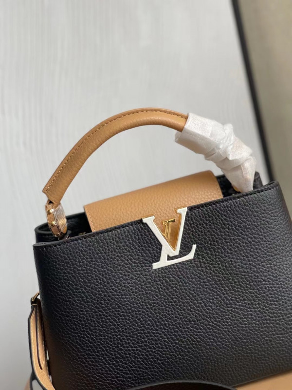 [FREE SHIPPING] Louis Vuitton CAPUCINES BB