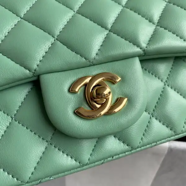 CHANEL FLAP BAG 20CM