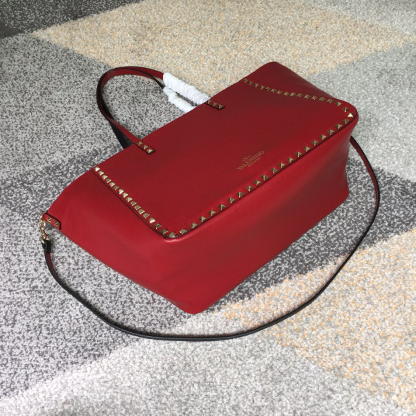 HOT SALE VALENTINO MEDIUM GRAIN CALFSKIN LEATHER ROCKSTUD BAG