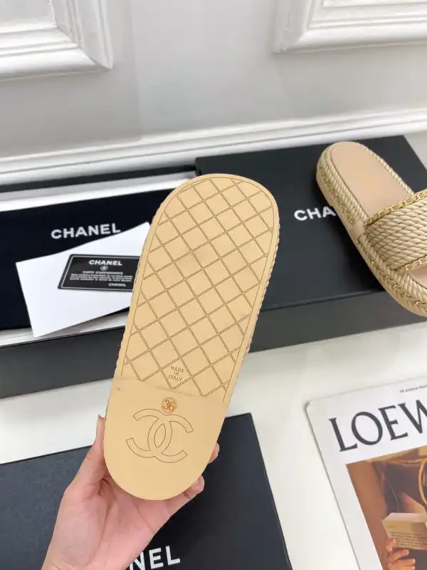 CHANEL MULE