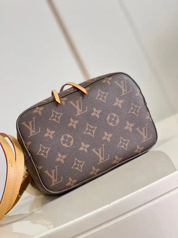 LOUIS VUITTON NÉONOÉ BB