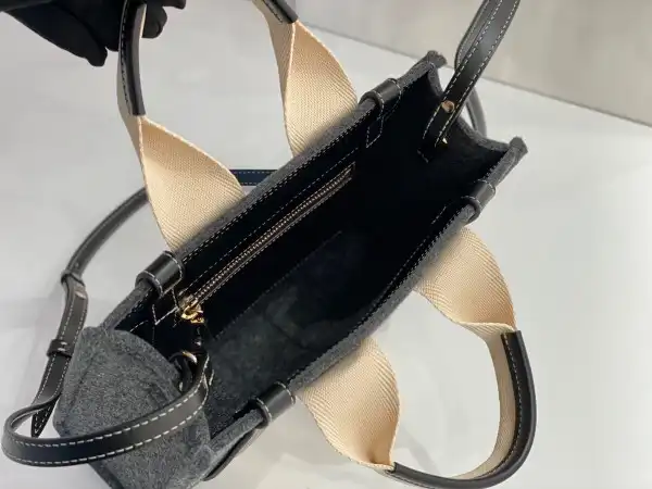 CHLOÉ small woody tote bag