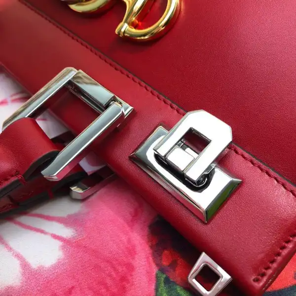 First bag ru Gucci Zumi small top handle bag