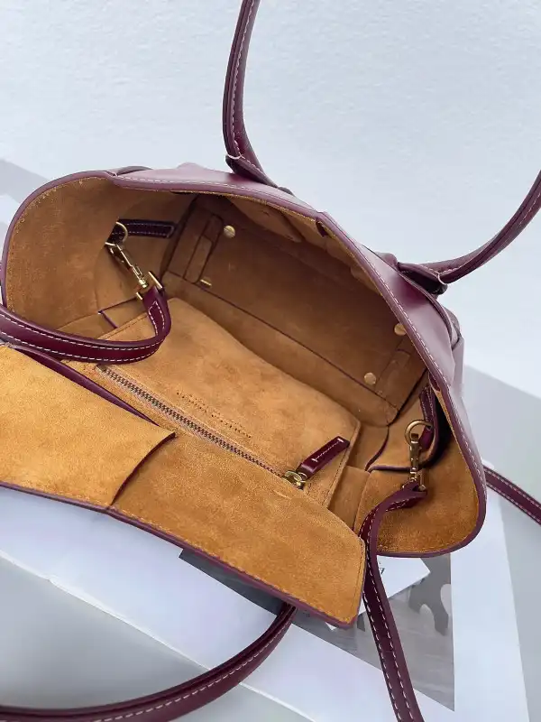 Firstbag Ru BOTTEGA VENETA MINI ARCO