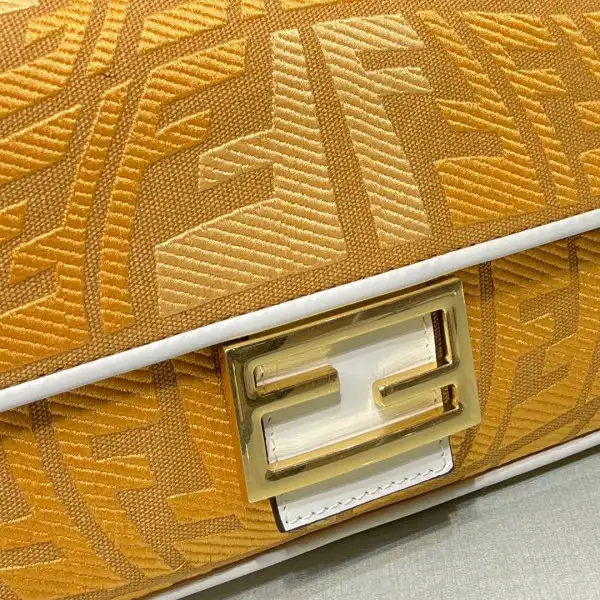 FENDI BAGUETTE