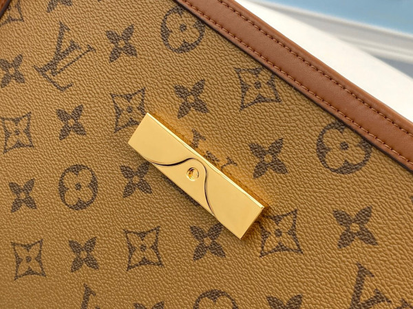 HOT SALE LOUIS VUITTON CLUTCH