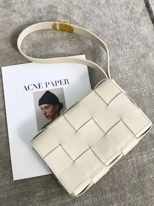 BOTTEGA VENETA CASSETTE