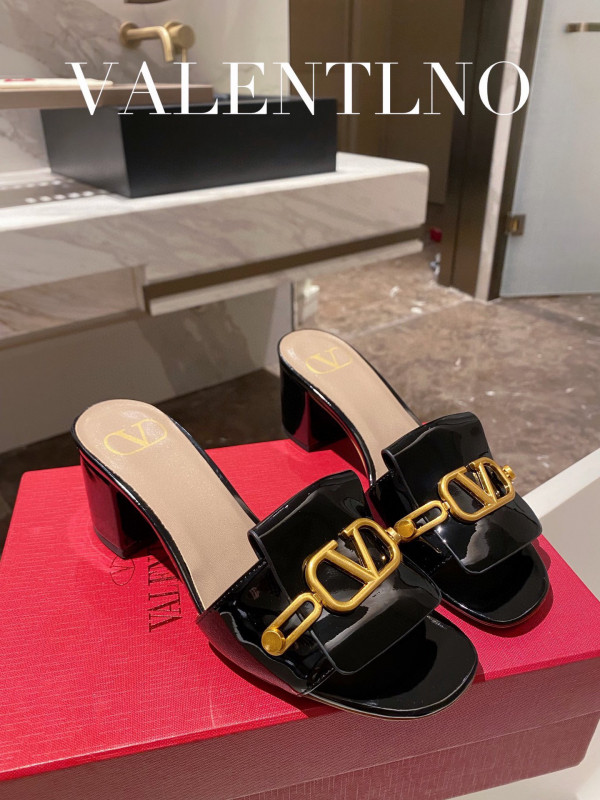 HOT SALE VALENTINO VLOGO SIGNATURE SLIDE SANDAL