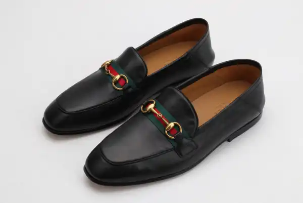 GUCCI Men's leather Horsebit loafer with Web