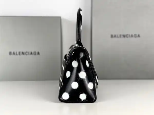 Bagsoffer BALENCIAGA HOURGLASS