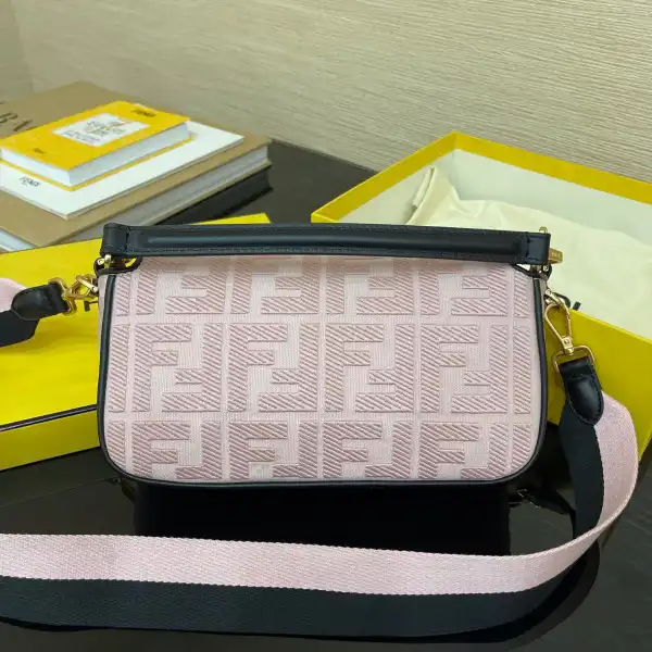 FENDI BAGUETTE