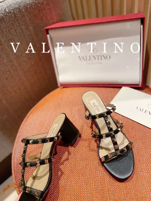 First bag ru VALENTINO ROCKSTUD CALFSKIN LEATHER SLIDE SANDAL