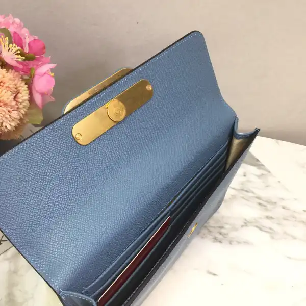 Bagsoffer yupoo VALENTINO GARAVANI VSLING GRAINY CLUTCH