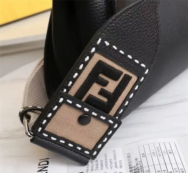 FENDI PEEKABOO MINI BAG-18-23-11cm