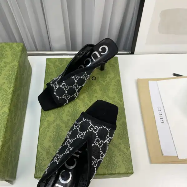 Bagsoffer GUCCI GG sandal