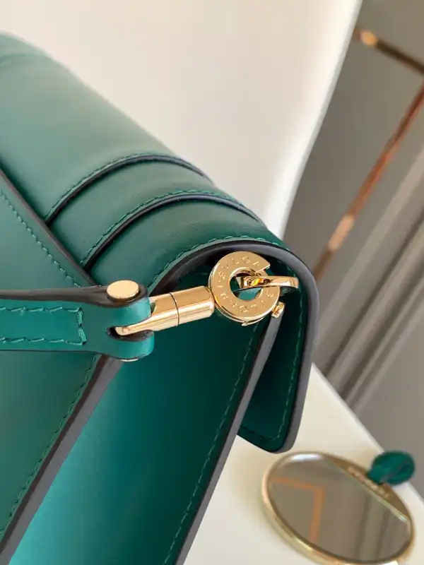 First bag ru BVLGARI SERPENTI FOREVER EAST-WEST SHOULDER BAG