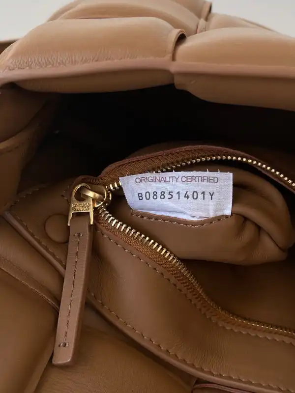 First bag ru BOTTEGA VENETA CASSETTE