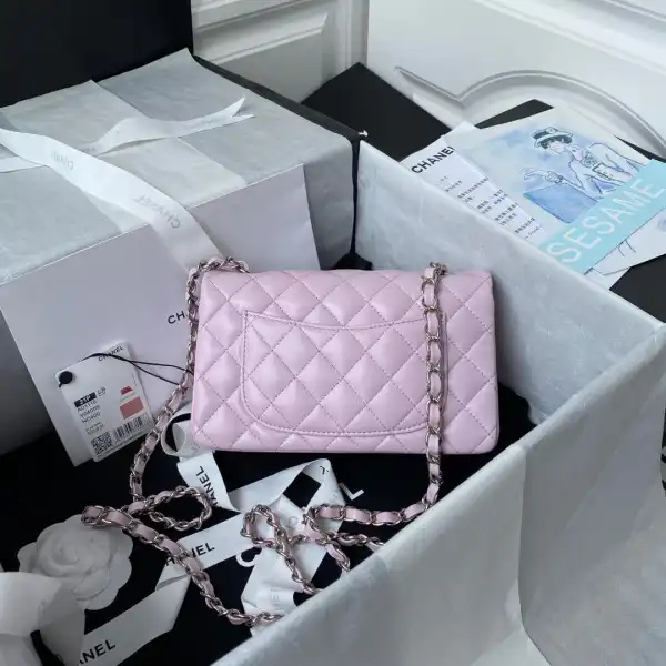 CHANEL FLAP BAG 20CM