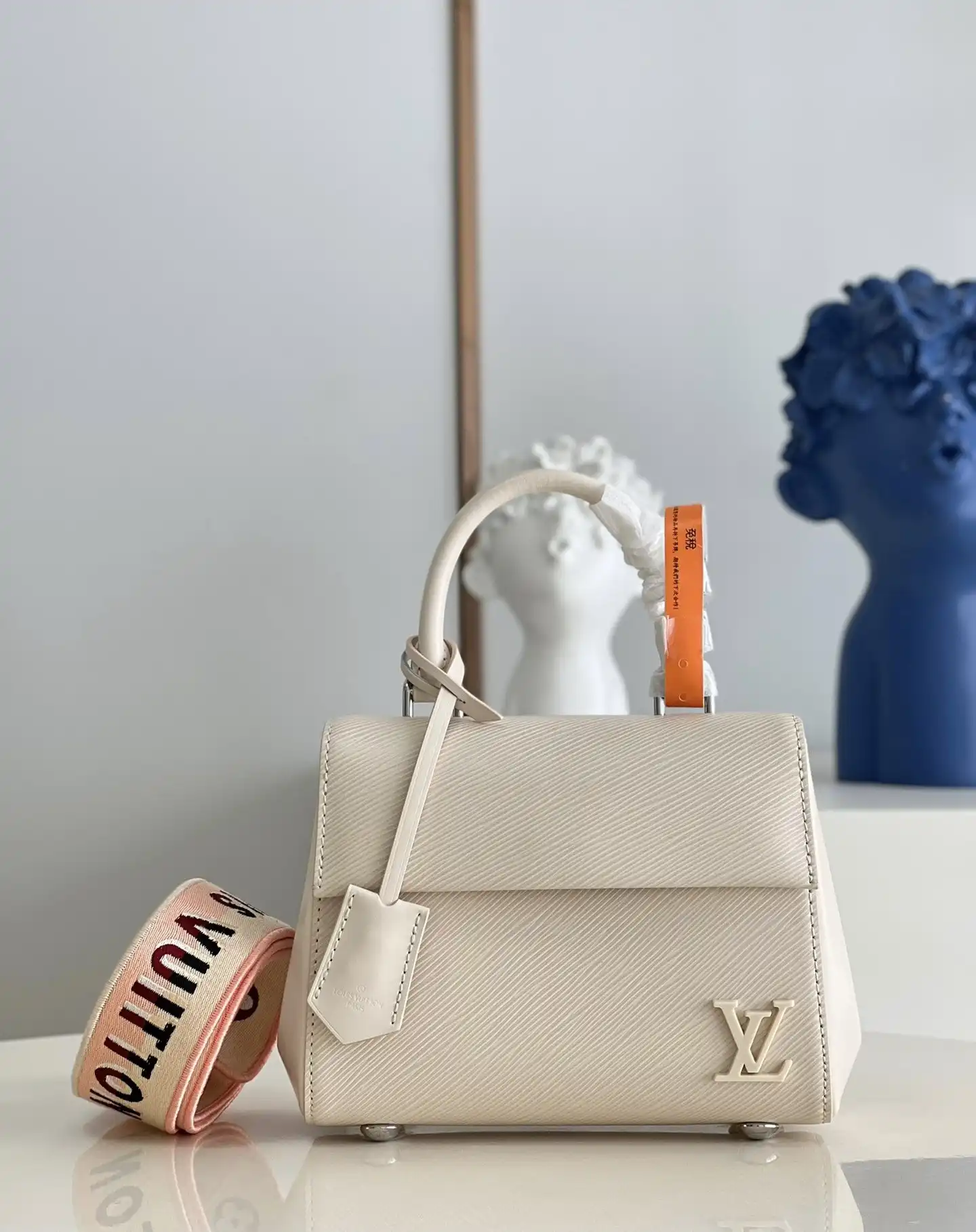 Affordable LOUIS VUITTON CLUNY MINI