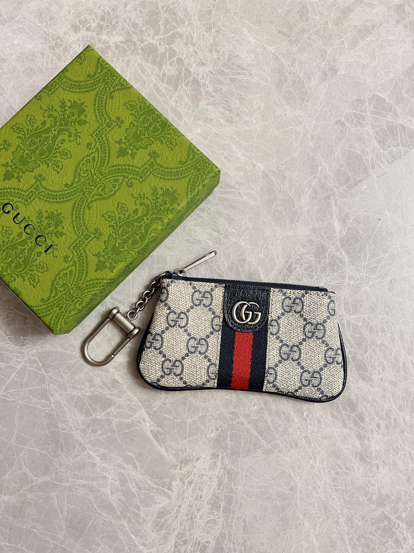 HOT SALE Gucci GG Marmont matelassé key case