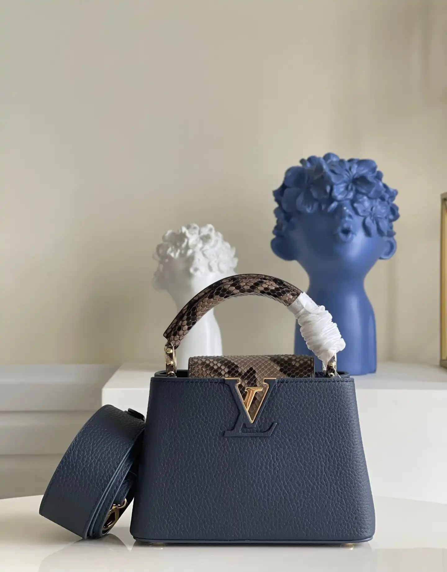 LOUIS VUITTON CAPUCINES MINI