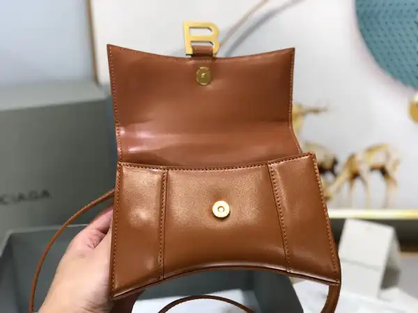 Yupoo bagsoffer BALENCIAGA HOURGLASS