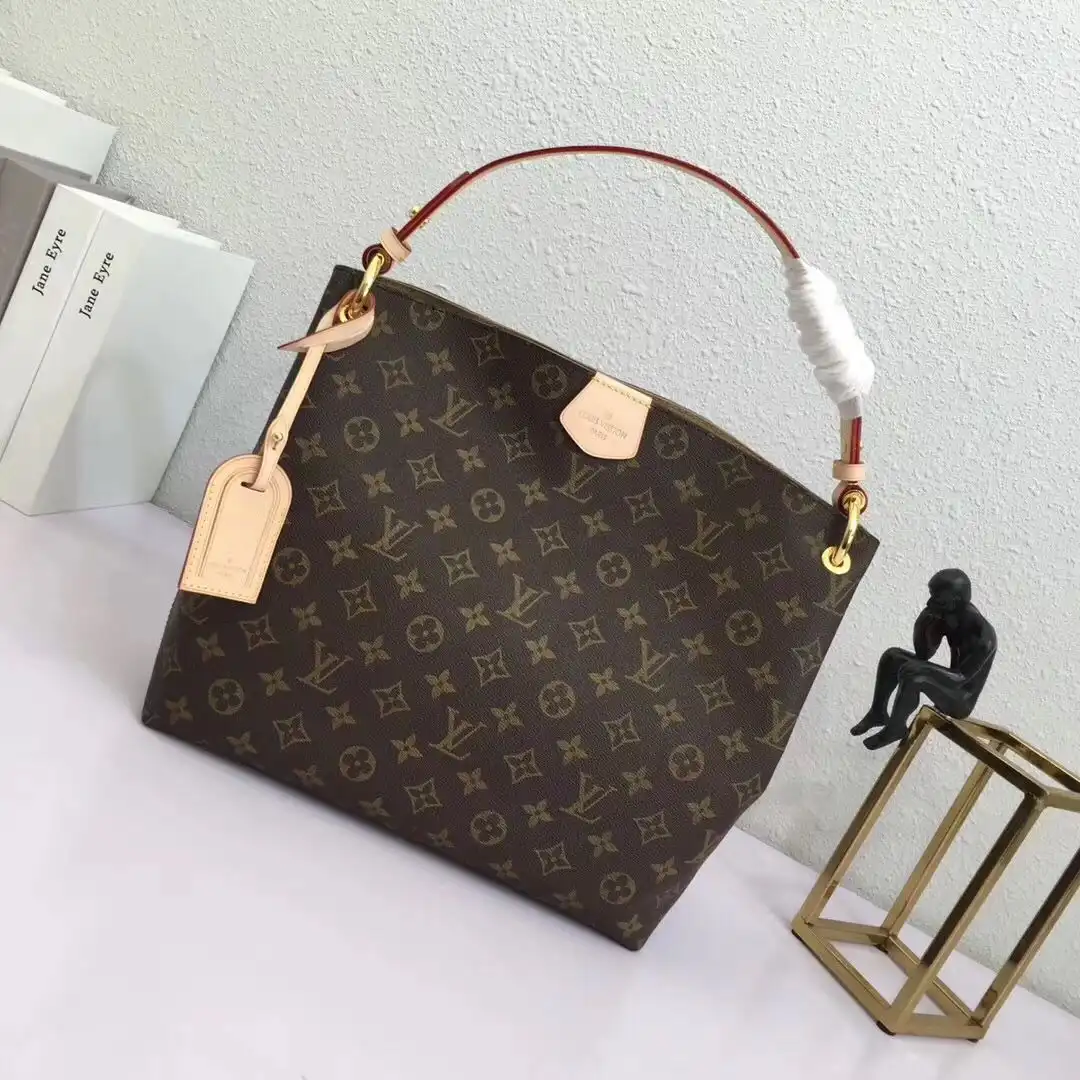 First bag ru Louis Vuitton GRACEFUL PM