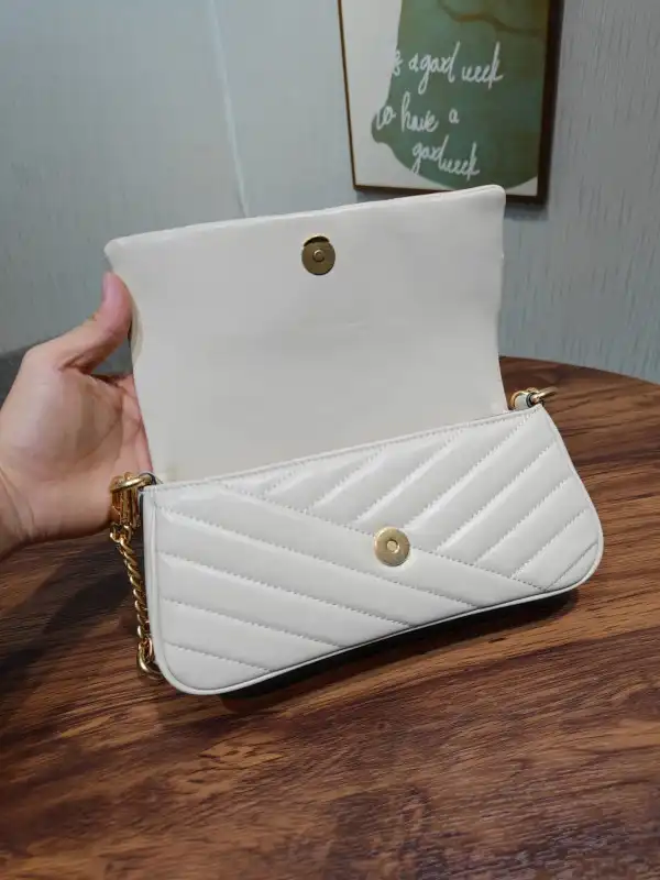 Bagsoffer TORY BURCH SMALL KIRA CHEVRON