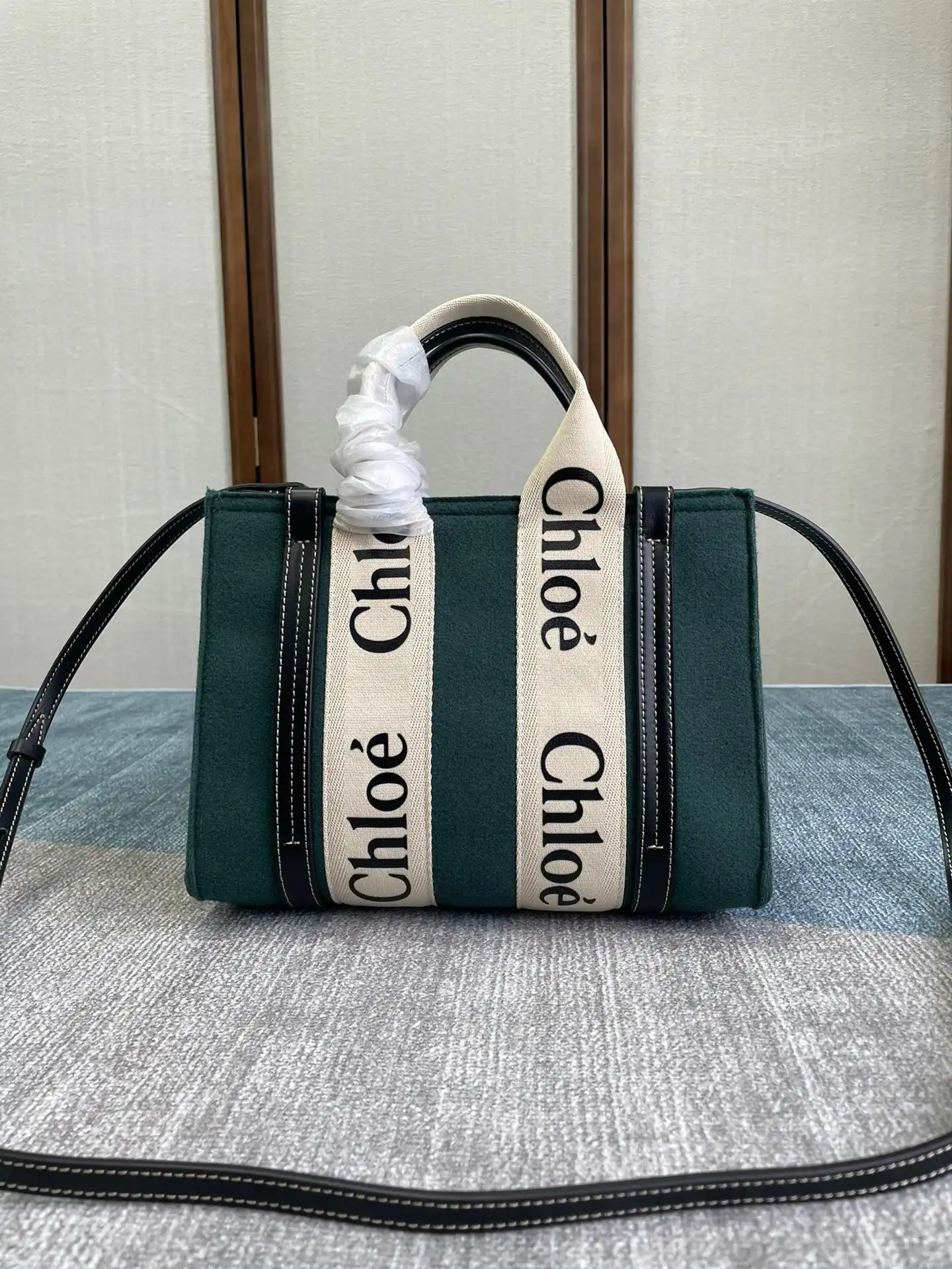 CHLOÉ SMALL WOODY TOTE BAG WITH STRAP