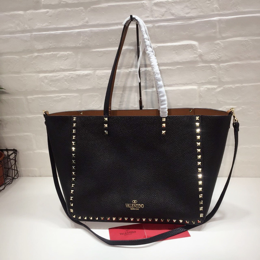 HOT SALE VALENTINO MEDIUM GRAIN CALFSKIN LEATHER ROCKSTUD BAG