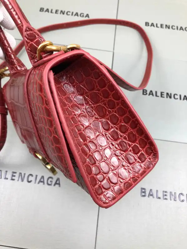 First bag ru BALENCIAGA HOURGLASS