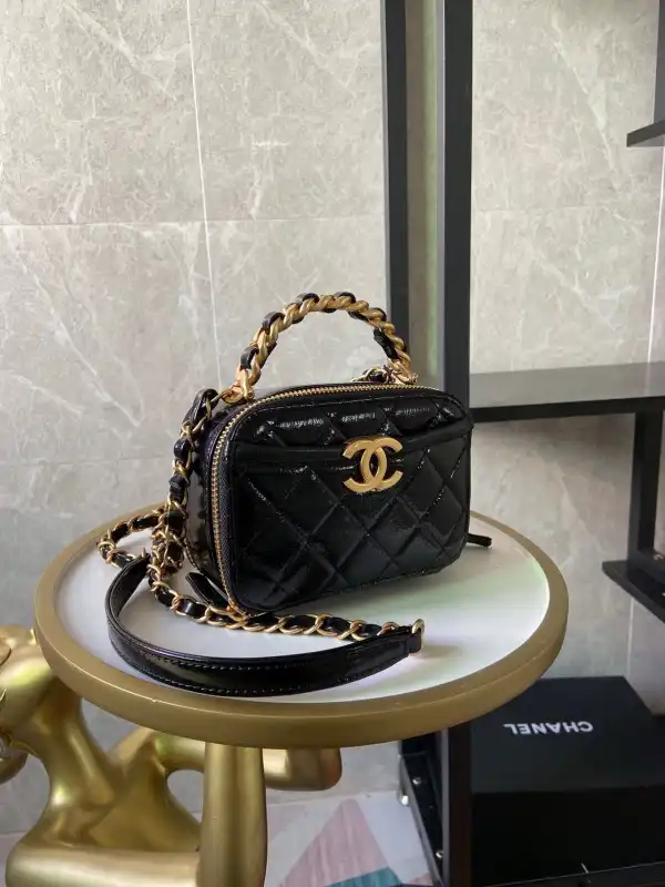 CHANEL SMALL VANITY CASE