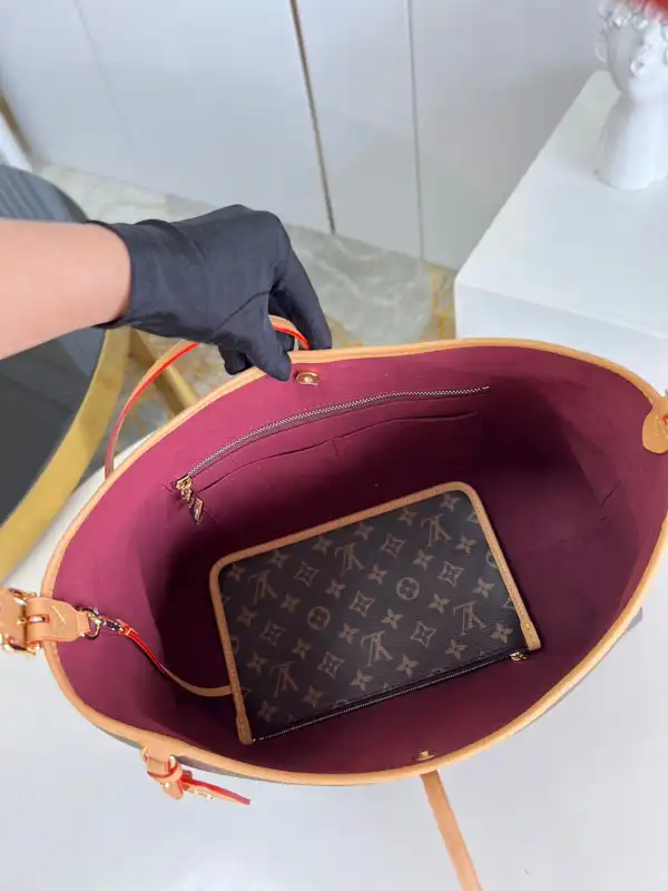 LOUIS VUITTON CARRYALL MM