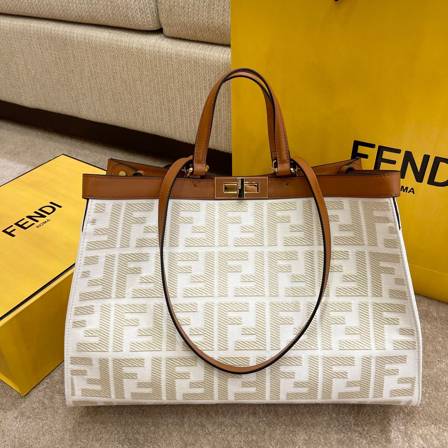 HOT SALE FENDI PEEKABOO X-TOTE