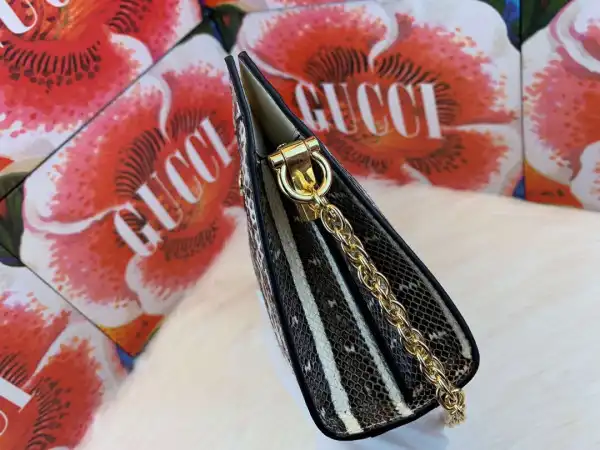 First bag ru GUCCI Ophidia small shoulder bag