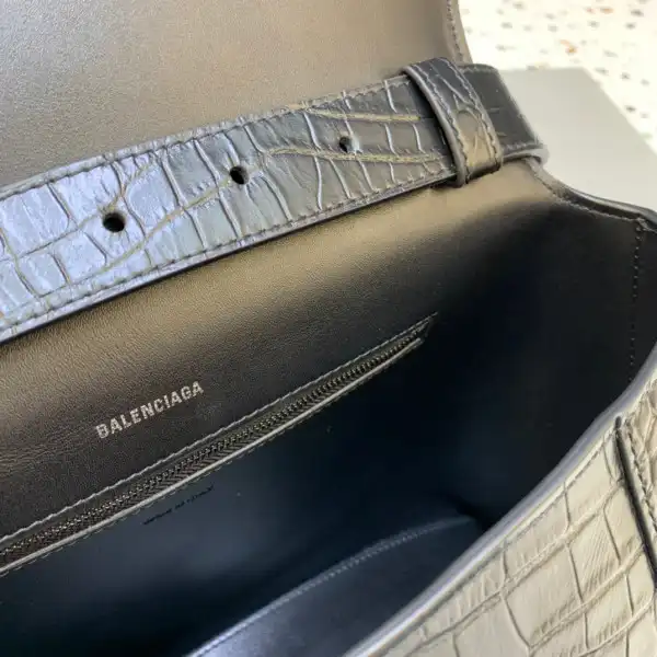 Firstbag Ru BALENCIAGA DOWNTOWN MEDIUM SHOULDER BAG