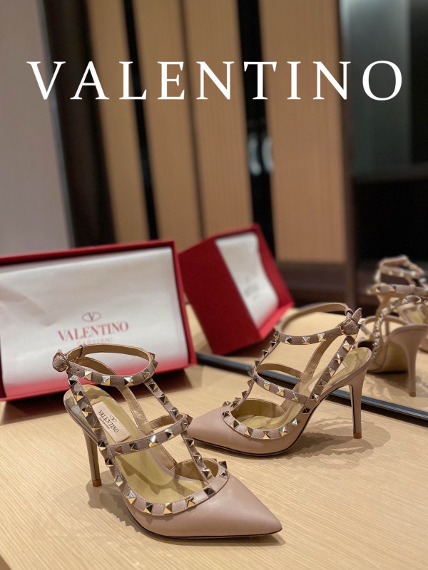 HOT SALE VALENTINO ROCKSTUD SANDAL