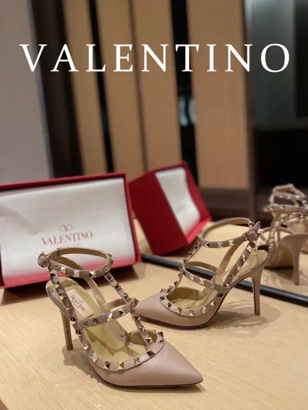 VALENTINO ROCKSTUD SANDAL