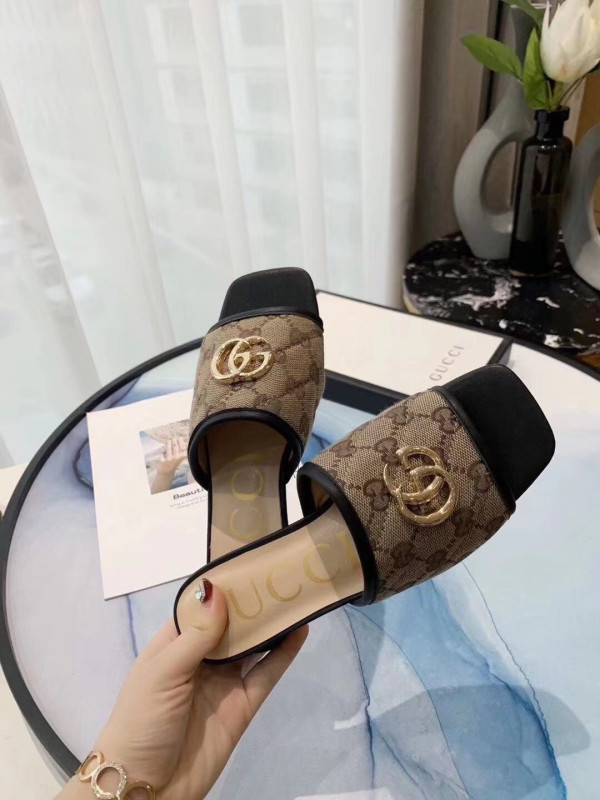 [FREE SHIPPING] GUCCI GG matelassé canvas slide sandal