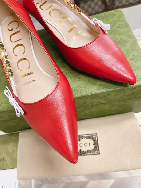 GUCCI Women's pump with 'GUCCI'