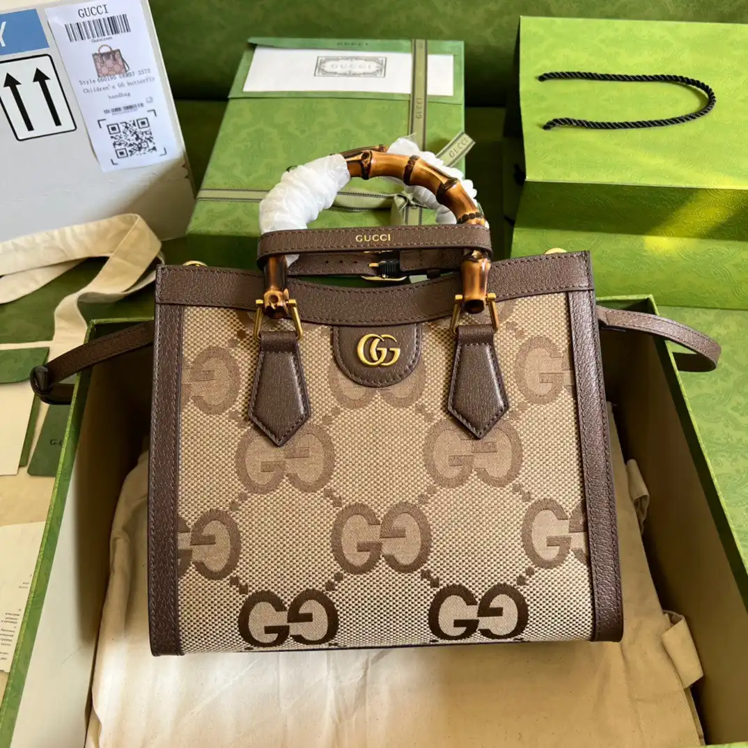 Frstbag ru Gucci Diana small tote bag with jumbo GG