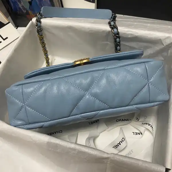 CHANEL 19 FLAP BAG