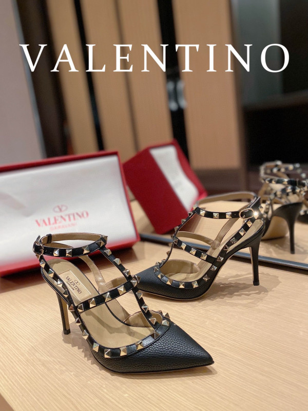 VALENTINO ROCKSTUD SANDAL