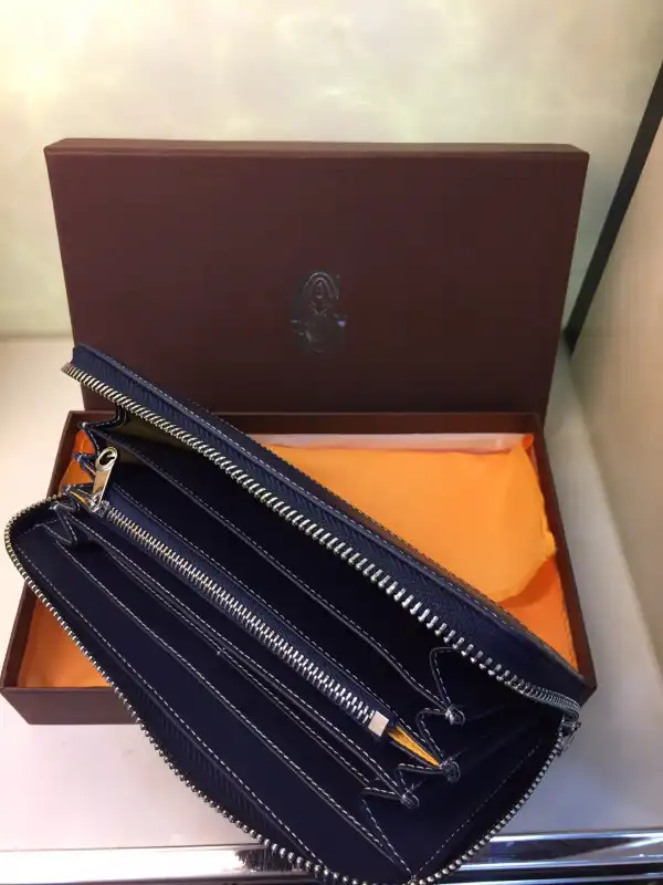 GOYARD ZIPPY WALLET