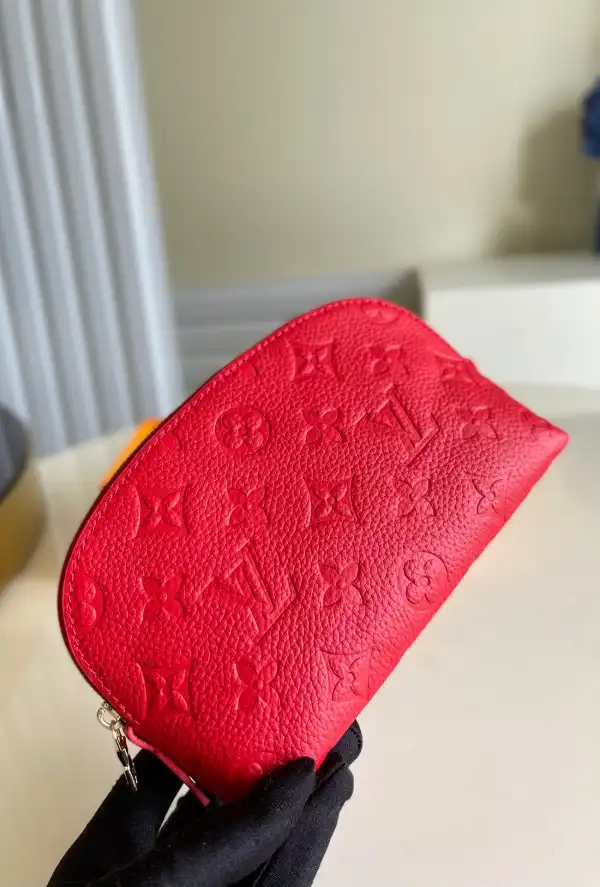 First bag ru LOUIS VUITTON COSMETIC POUCH