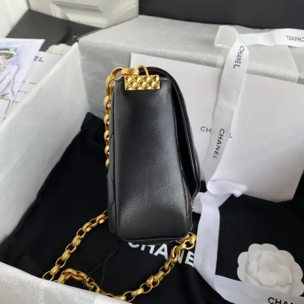 CHANEL SMALL FLAP BAG