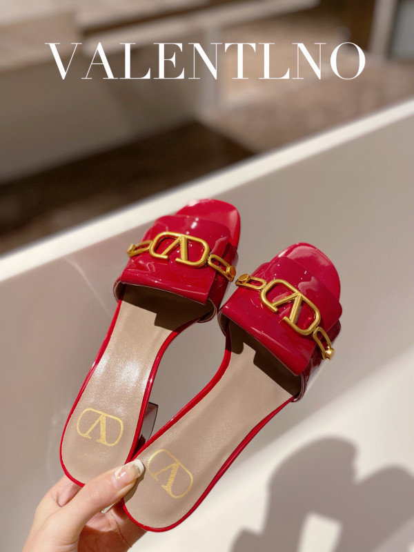 HOT SALE VALENTINO VLOGO SIGNATURE SLIDE SANDAL