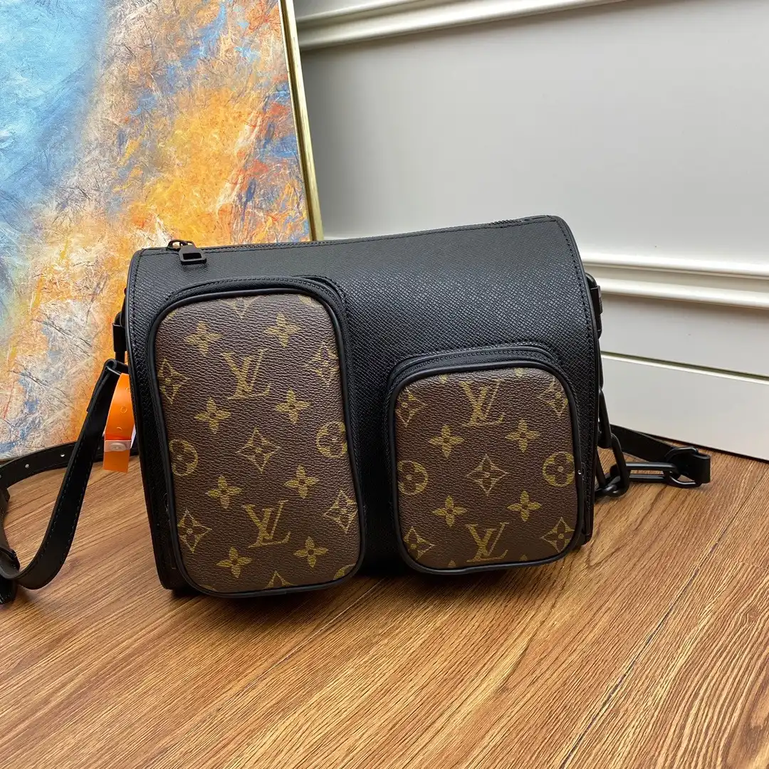 First bag ru LOUIS VUITTON MESSEANGER BAG