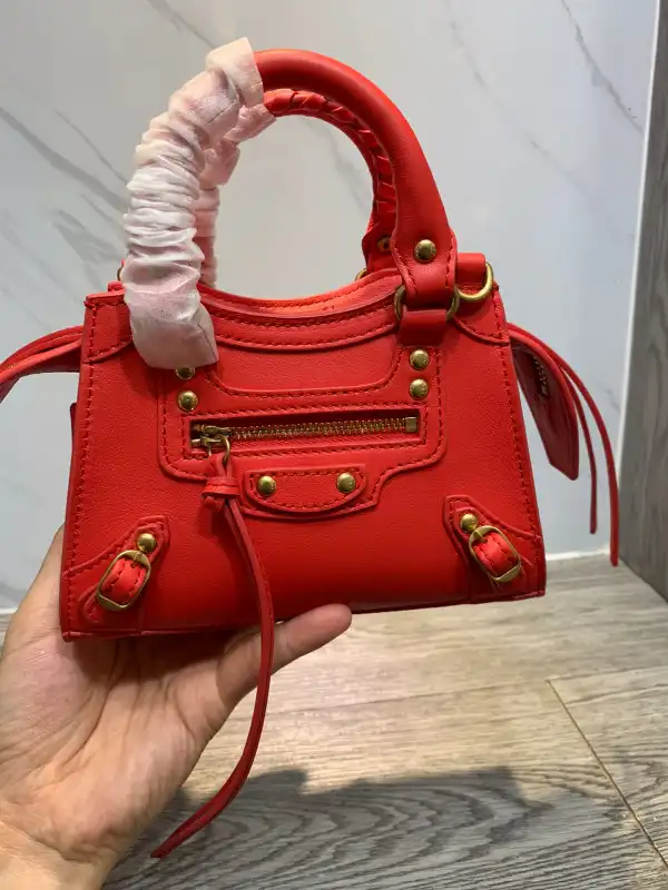 Bagsoffer BALENCIAGA NEO CLASSIC NANO TOP HANDLE BAG